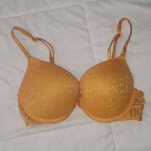 PINK brand wear everywhere pushup bra